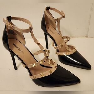 Torta Caliente Amica Sz 8.5 Studded Strappy Pumps Black/Cream/Beige NWOT